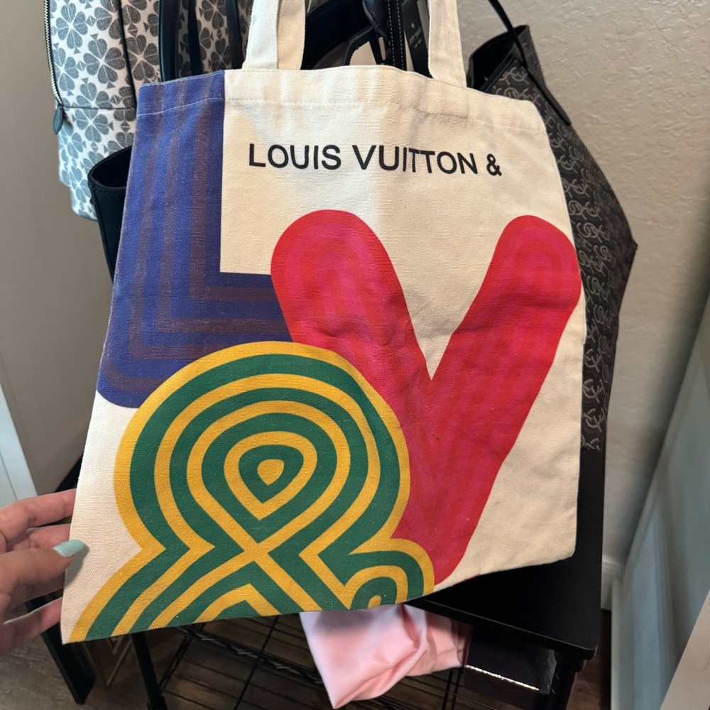 LV tote